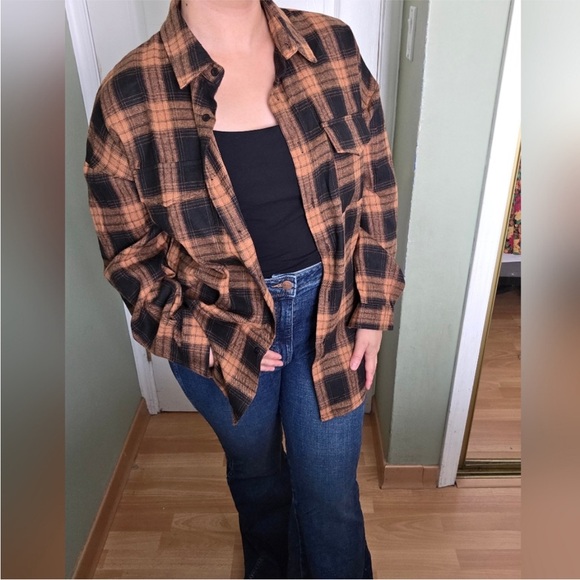 Plaid flannel - Picture 4 of 8